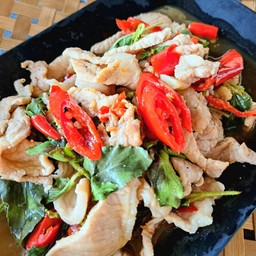 ผัดกะเพราหมูชิ้น