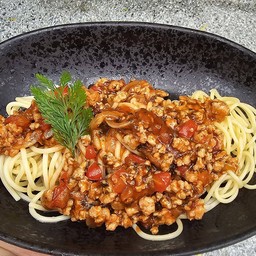 หมูสับซอสมะเขือเทศ(สปาเก็ตตี้)