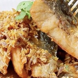 ปลากระพงทอดกระเทียม(ชิ้น)