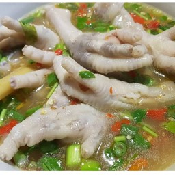 ต้มยำตีนไก่ หรือชุปเปอร์
