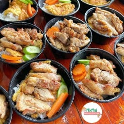 MixMaiข้าวไก่ย่างXข้าวหมูทอด ปากทางเข้าสน.แสมดำ