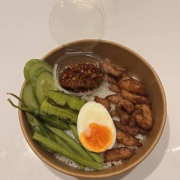 กะเพราพริกแห้ง,หมูทอดbyนายเก่ง โรงโป๊ะ
