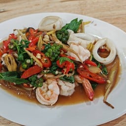 ผัดฉ่าทะเล
