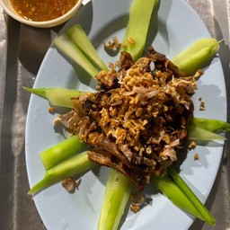 ลิ้นห่านทอดกระเทียม