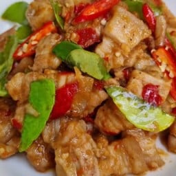 ผัดกะปิหมูชิ้น