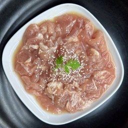 หมูหมักงา 芝麻醃豬肉
