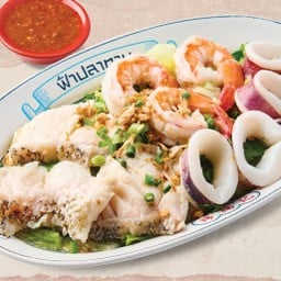 ปลาเก๋ารวมมิตรลวกจิ้ม (ปลาเก๋า,กุ้ง,หมึก)