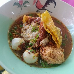 เส้นหมี่ต้มยำ