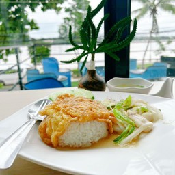 ปลาดอลผัดขึ้นฉ่าย+ไข่เจียว