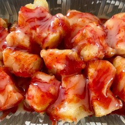 ปังแท่งฉ่ำ เนยนม + สตอเบอรี่  เล็ก 1 ชิ้น