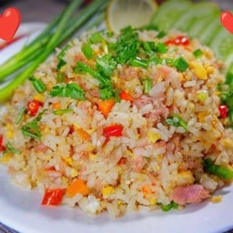 ข้าวผัดแหนม