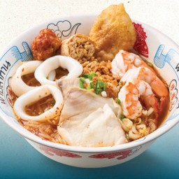 ก๋วยเตี๋ยวต้มยำปลาสด ทะเล รวมมิตร (ปลา, กุ้ง, ปลาหมึก)