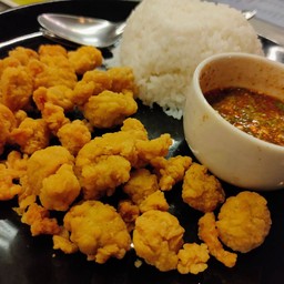 ข้าวไก่ป็อปทอดน้ำจิ้มแจ่ว