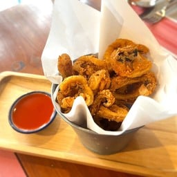 ปลาหมึกคลุกฝุ่น Calamari (Spicy)