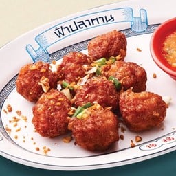 ลูกชิ้นกุ้งปั้นสดทอด