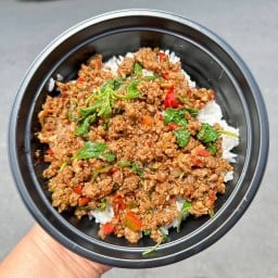 กระเพราหน้าแฟลต 29 เสรีไทย 5