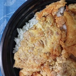 ข้าวหน้าไข่เจียวหมูสับ