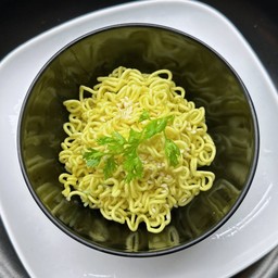 เส้นไข่ 鸡蛋面