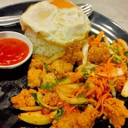 ข้าวยำเอ็นไก่ทอด