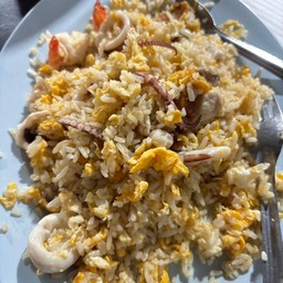 ข้าวผัดปลาหมึก (จานเล็ก)