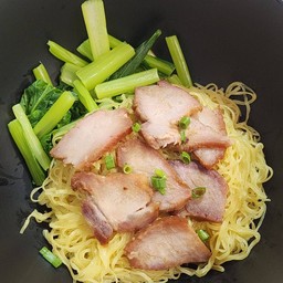 บะหมี่หมูแดง (ไม่เกี๊ยว) แนะนำเพิ่มท็อปปิ้ง