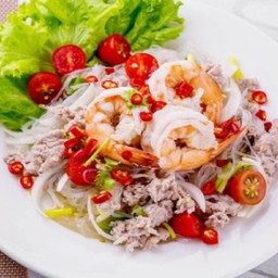 Spicy Vermicelli Salad With Green Beans And Seafood