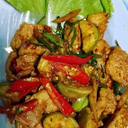 ผัดพริกแกงหมู  กับข้าว