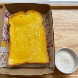 ขนมปังปิ้งเนย น้ำตาล