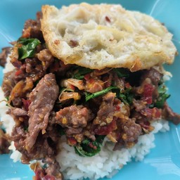 กะเพราเนื้อสด