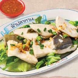 ปลาจะละเม็ดทองลวกจิ้ม