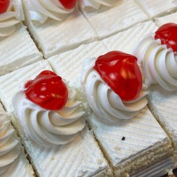 เค้กนม สตรอเบอรี่