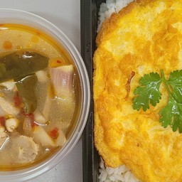 D-111 ต้มยำไก่+อาหาร 1 อย่าง(ตามตัวเลือก)