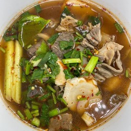 ต้มแซ่บเครื่องในเนื้อ