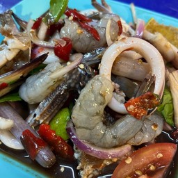 ยำทะเลน้ำปลาร้า