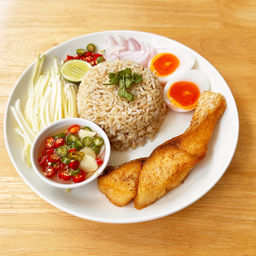 Q5/ข้าวกล้องปลากระพงราดน้ำปลาคลีนยำมะม่วง ไข่มะตูม