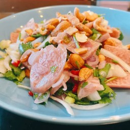 ยำแหนมสด