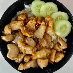 หมูสามชั้นกระเทียม ราดข้าว