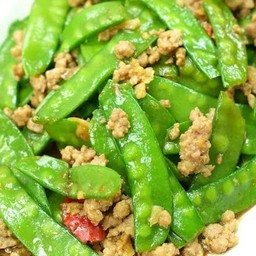 [อร่อยซ่ากับโค้ก] ผัดถั่วลั่นเตาหมูสับ+ข้าว+โค้กไม่มีน้ำตาล (กระป๋องเล็ก)