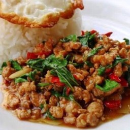 ข้าวกระเพราหมูสับรสเด็ด (ไม่ใส่พริกแจ้งได้ค่ะ)
