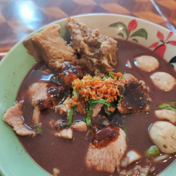 ก๋วยเตี๋ยวเรือหมูพิเศษ