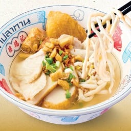 ก๋วยเตี๋ยวเส้นปลาปลาสด ลูกชิ้นปลา