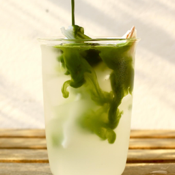 coconut matcha 🌴