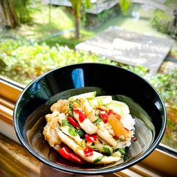 ข้าวกระเพราไข่หมึก