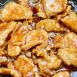 ข้าวหมูกระเทียม