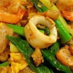 ผัดซีอิ๊วทะเลเส้นใหญ่