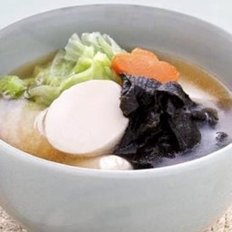 Clear Soup With Seaweed And Tofu (Veg)