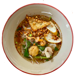 ก๋วยเตี๋ยวลูกชิ้นปลา ต้มยำ