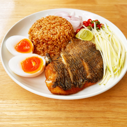 Q4/ข้าวผัดน้ำพริกตาแดงปลานิลทอด ไข่มะตูม
