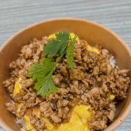 ข้าวไข่ข้นหมูสับกระเทียม