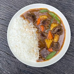 ข้าวแกงกะหรี่เนื้อตุ๋น